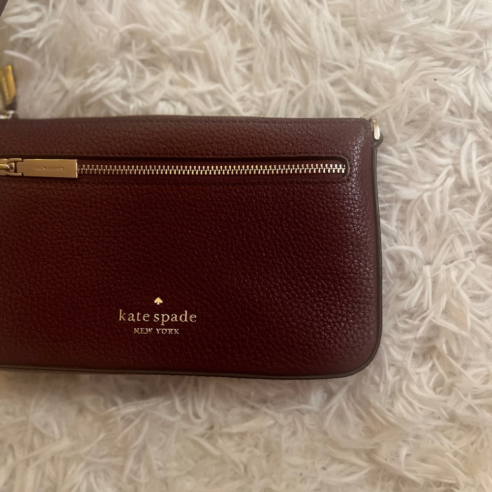 Kate Spade Leila Pebbled Leather Convertible Wristlet Cherrywood NWOT Classic - Picture 2 of 13